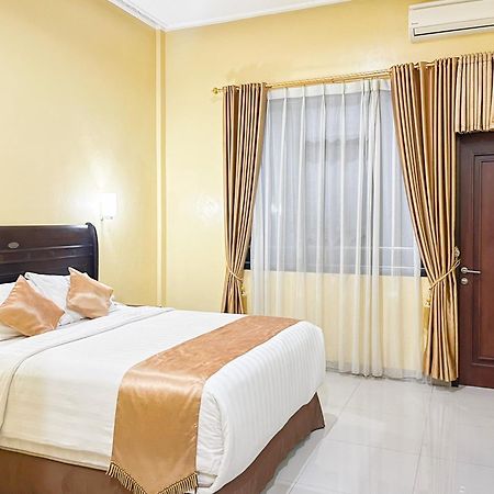 Kartika Hotel Syariah Pacitan Mitra Reddoorz Exterior foto