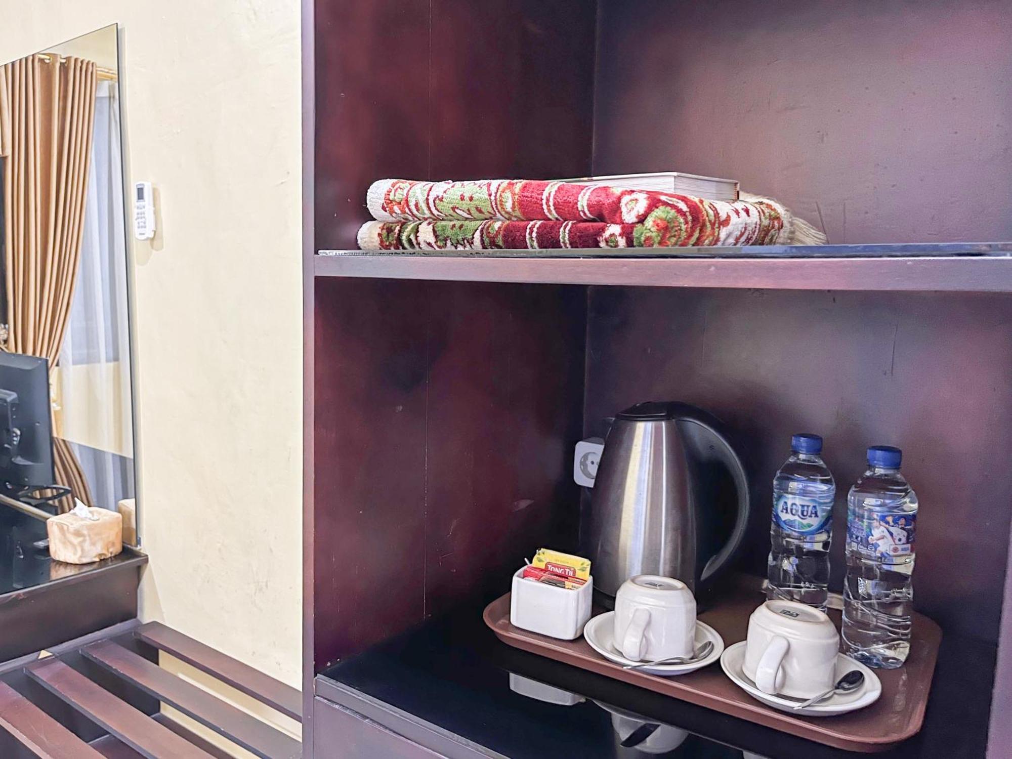 Kartika Hotel Syariah Pacitan Mitra Reddoorz Exterior foto