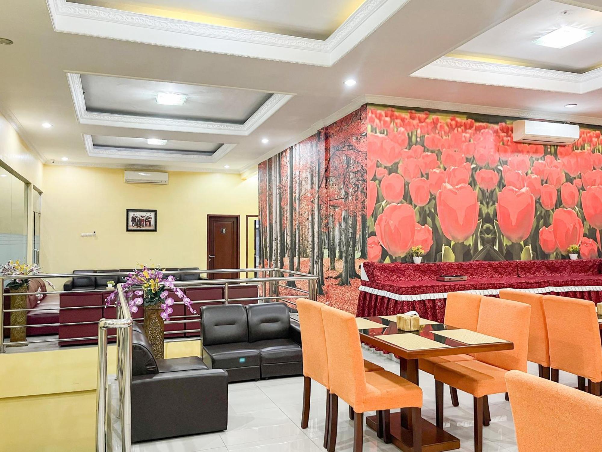 Kartika Hotel Syariah Pacitan Mitra Reddoorz Exterior foto