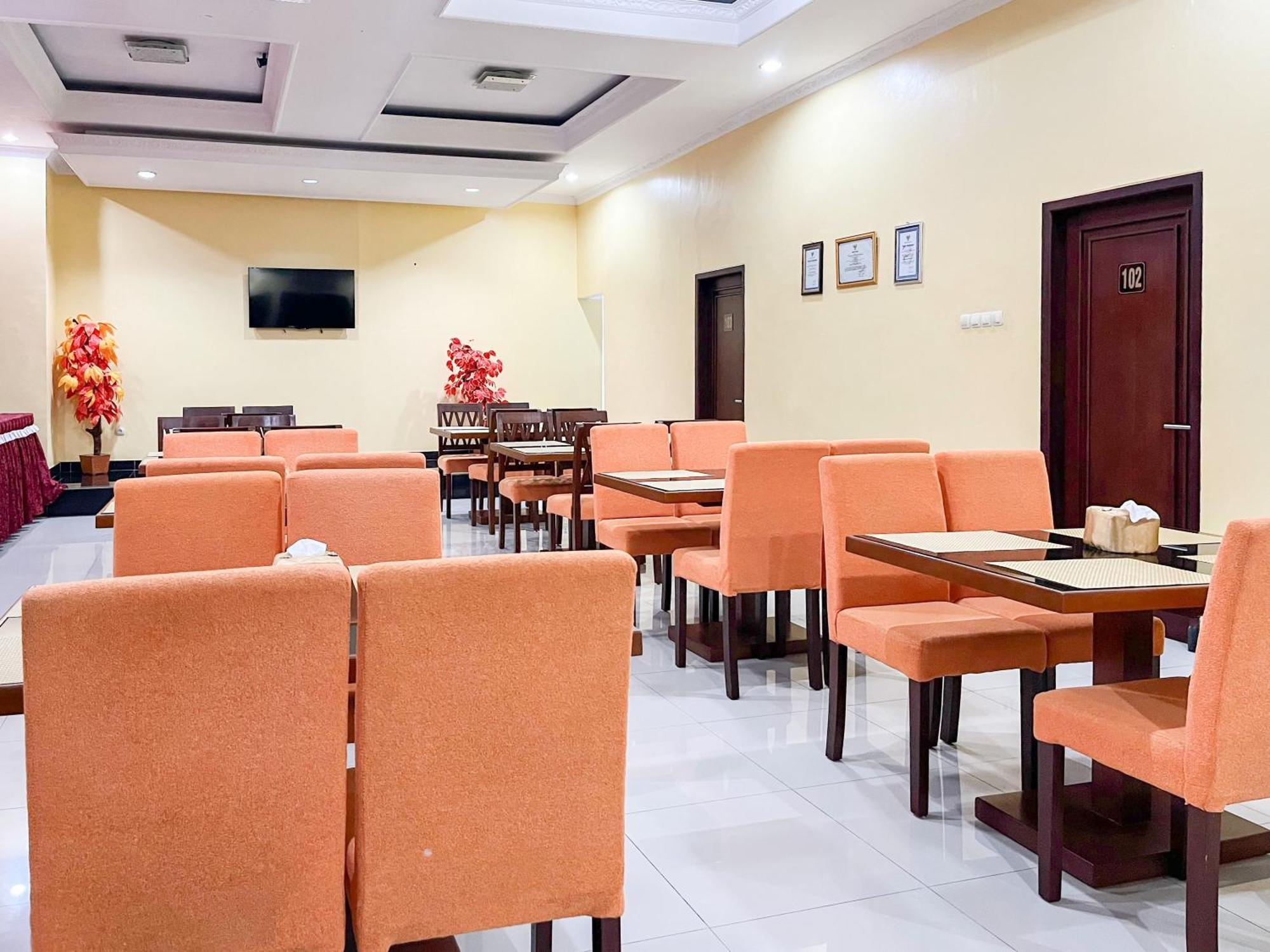 Kartika Hotel Syariah Pacitan Mitra Reddoorz Exterior foto